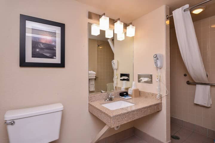 Room 16 of 22