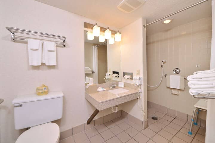 Room 13 of 22